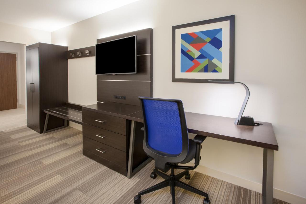 Holiday Inn Express & Suites Windsor East - Lakeshore By Ihg Tecumseh Eksteriør billede