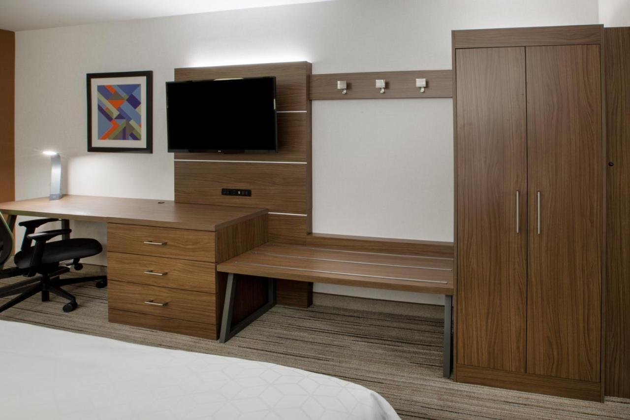 Holiday Inn Express & Suites Windsor East - Lakeshore By Ihg Tecumseh Eksteriør billede