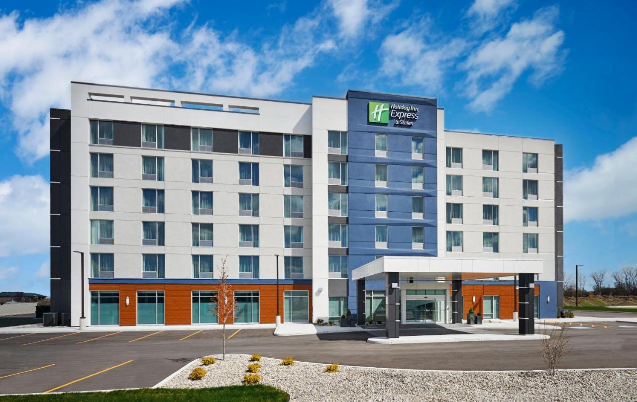 Holiday Inn Express & Suites Windsor East - Lakeshore By Ihg Tecumseh Eksteriør billede