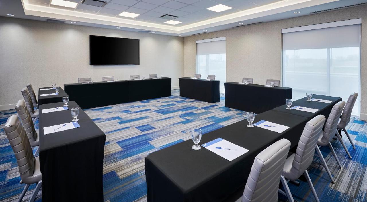 Holiday Inn Express & Suites Windsor East - Lakeshore By Ihg Tecumseh Eksteriør billede